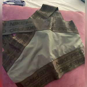 nike criss cross sports bra